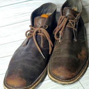 UGG Leather chukka